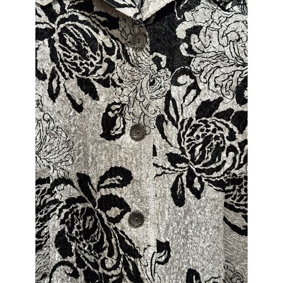 Rossi Roma Silver Black Romantic Floral Crinkle Fabric Cardigan Sz Medium Jacket - Picture 3 of 8